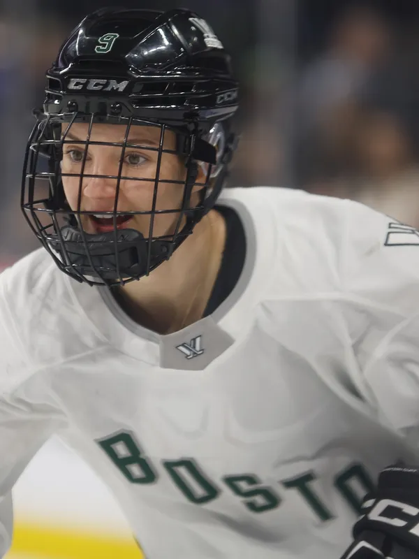 Sophie Shirley scores, rookie goalie Amanda Thiele wins PWHL debut as Boston Fleet beat Minnesota Frost